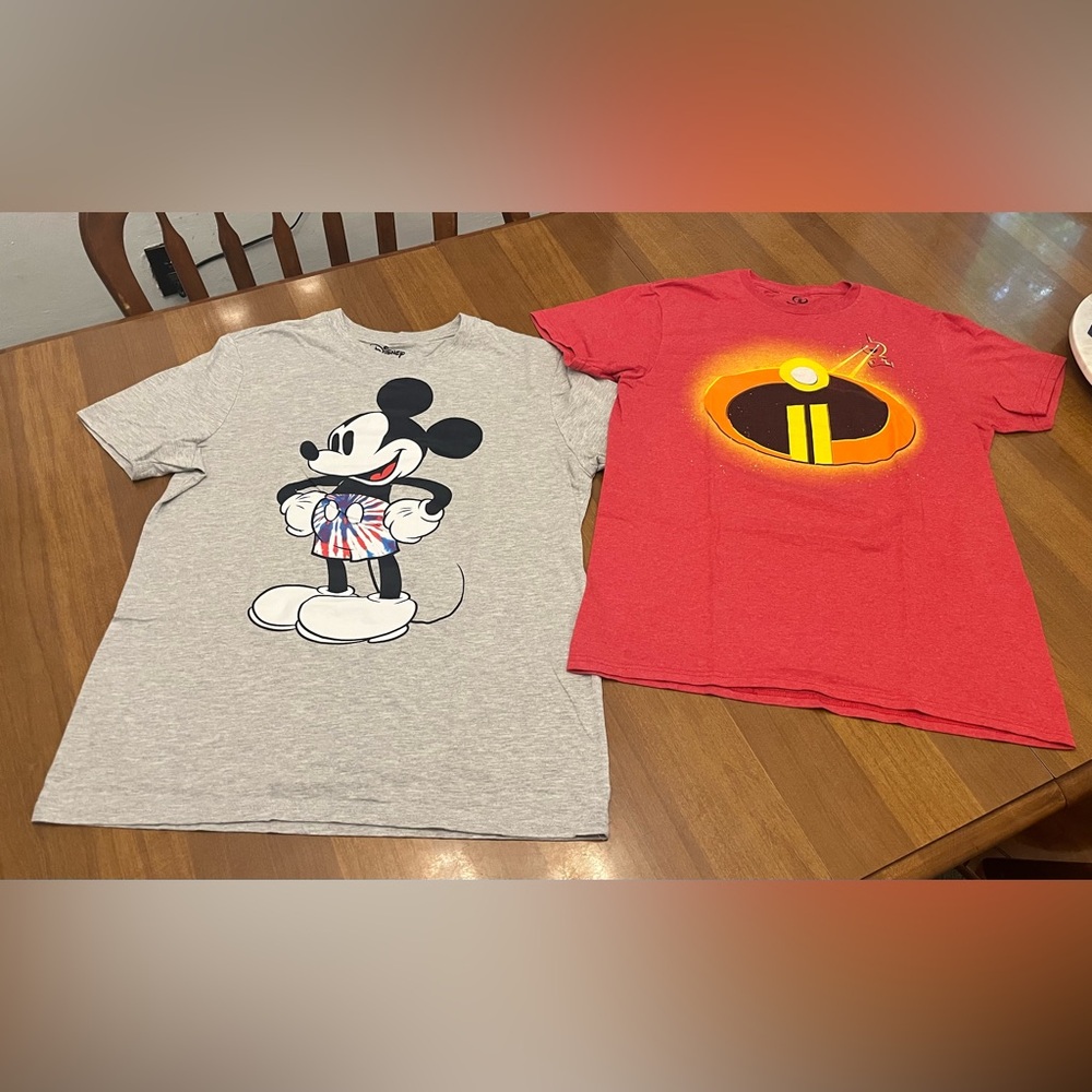 Disney Men’s graphic print short sleeve crew neck t-shirt bundle Size M